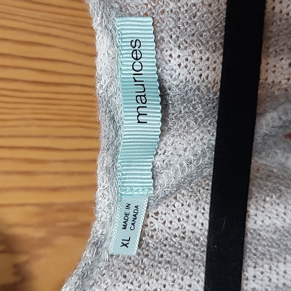 Metallic silver and white striped dolman sleeve tee - Picture 5 of 7